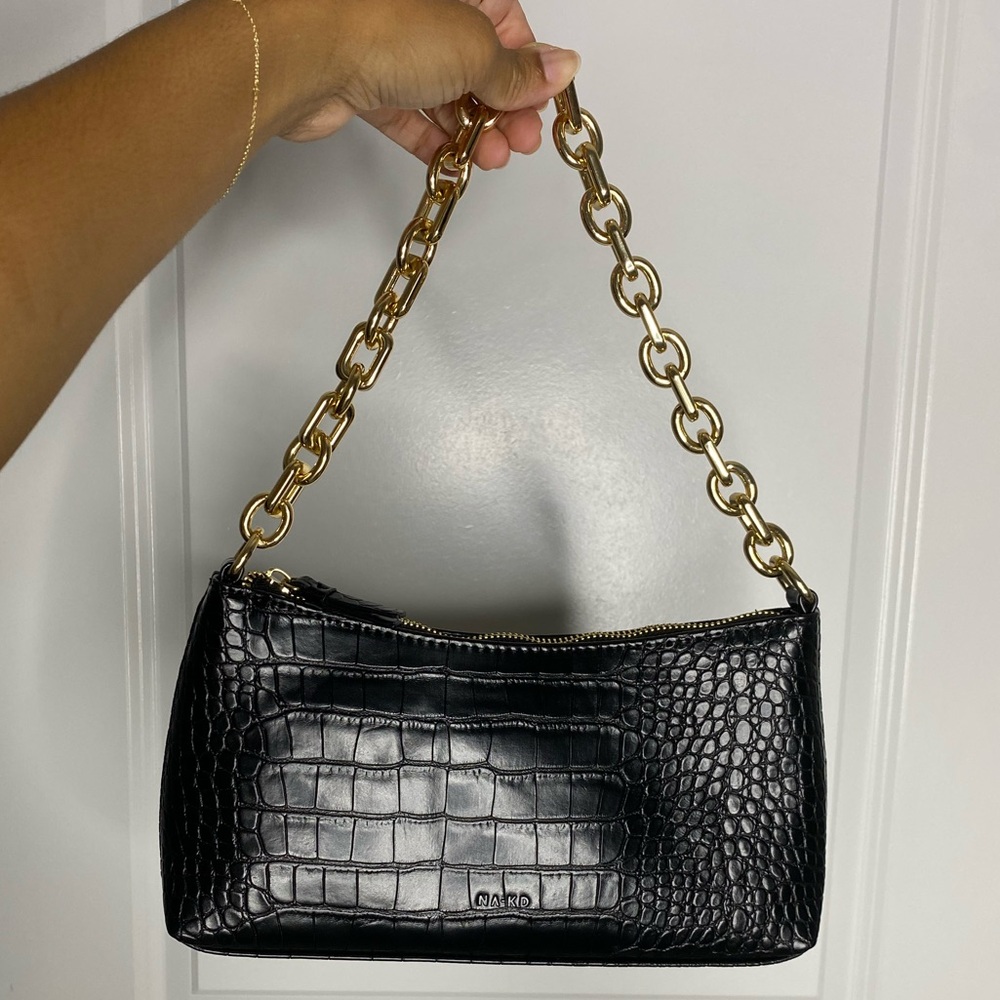 Chic Black Croc Embossed Bag with Gold Chain